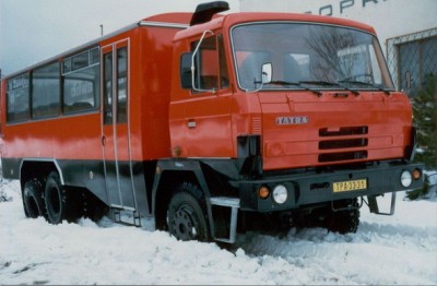 T815_6x6_Bus_001_VTelupil.jpg