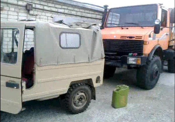 ЛУАЗ и Unimog.JPG