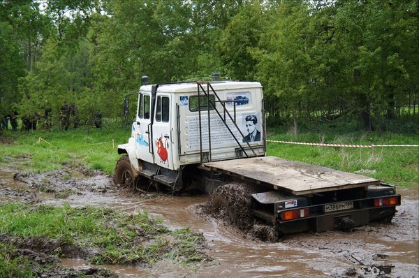 ЗиЛ ГВА. Шикарная гонка.