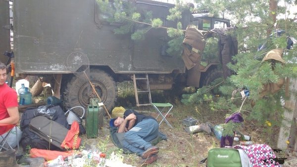 главное головой поближе к канистре с бензом лечь