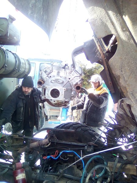 Завдим 41й мотор на место.jpg