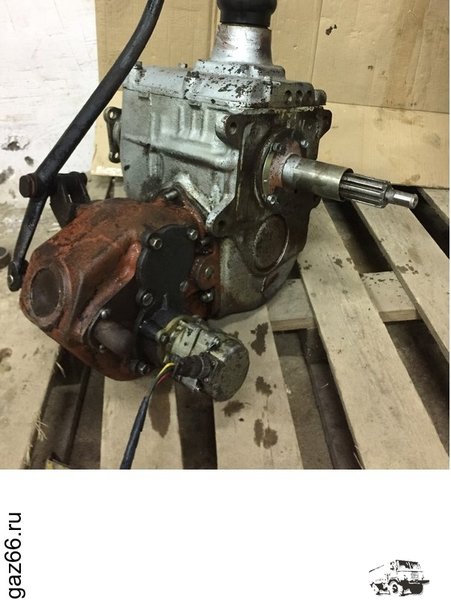 КПП ГАЗ- 66 + КОМ и датчик вместо фландца под лебёдку ...jpg