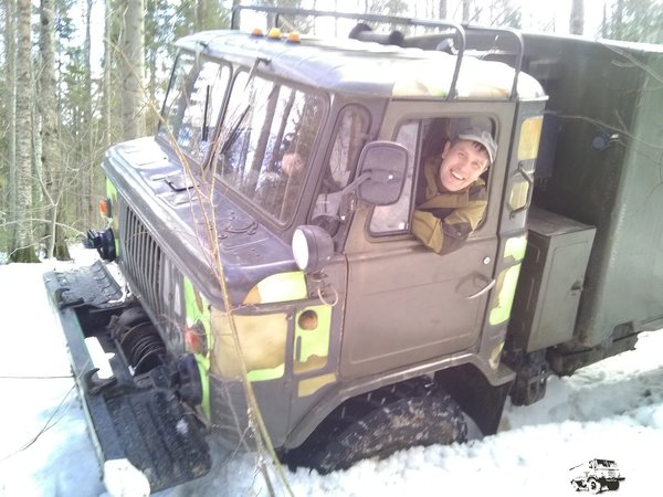 1. Счастье - вот оно счастье, лицо довольного товарища