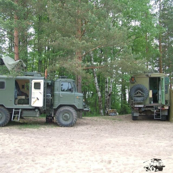 Lisnik его фоткам от 2007 г. Где он с известными форумными Шишиговодами прошлых лет отдыхает в Карелии в компании прошлого владельца моей Шишиги Andrew Питерского Злодея.jpg